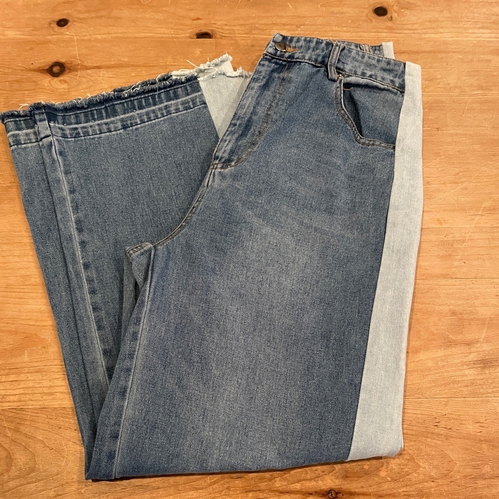 NWOT Forever 21 two Tone High Rise Wide leg 💯% cotton Flare Jeans 28 - Picture 1 of 9